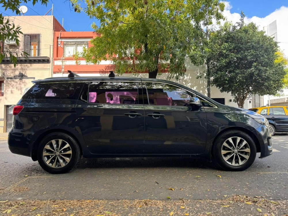 Kia Carnival EX Premium — foto 7